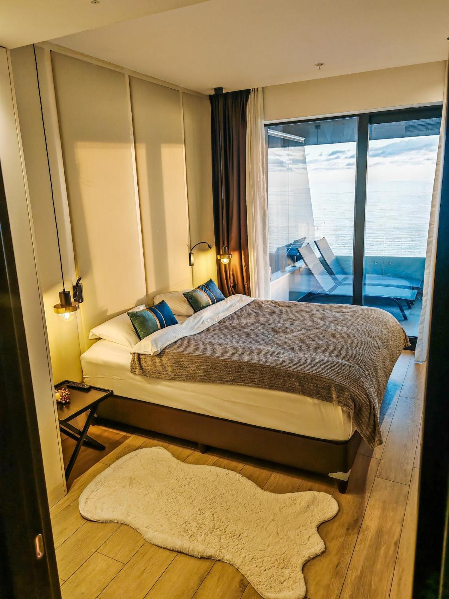 Beachfront Luxury Apartment Budva Eksteriør billede