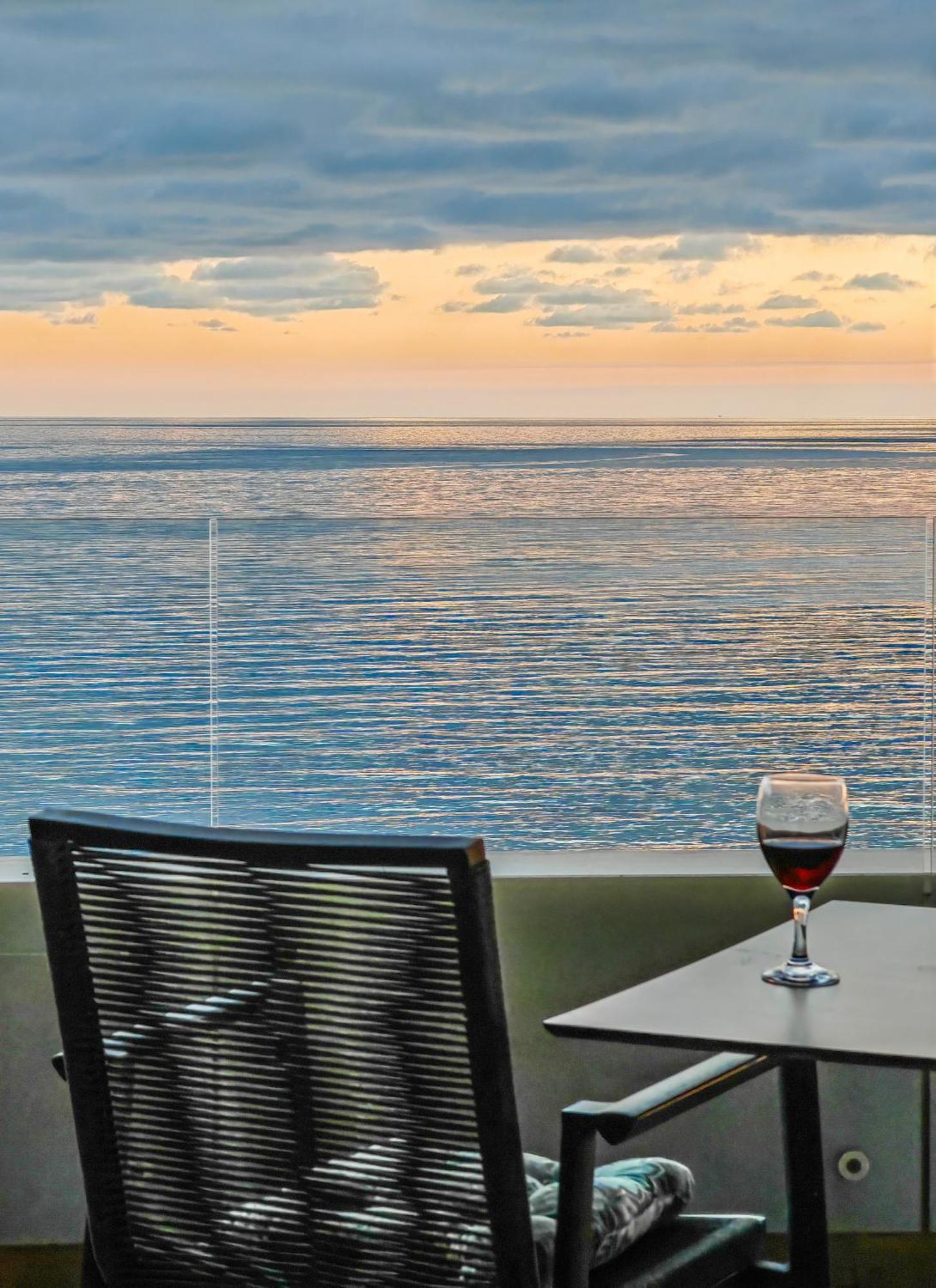 Beachfront Luxury Apartment Budva Eksteriør billede