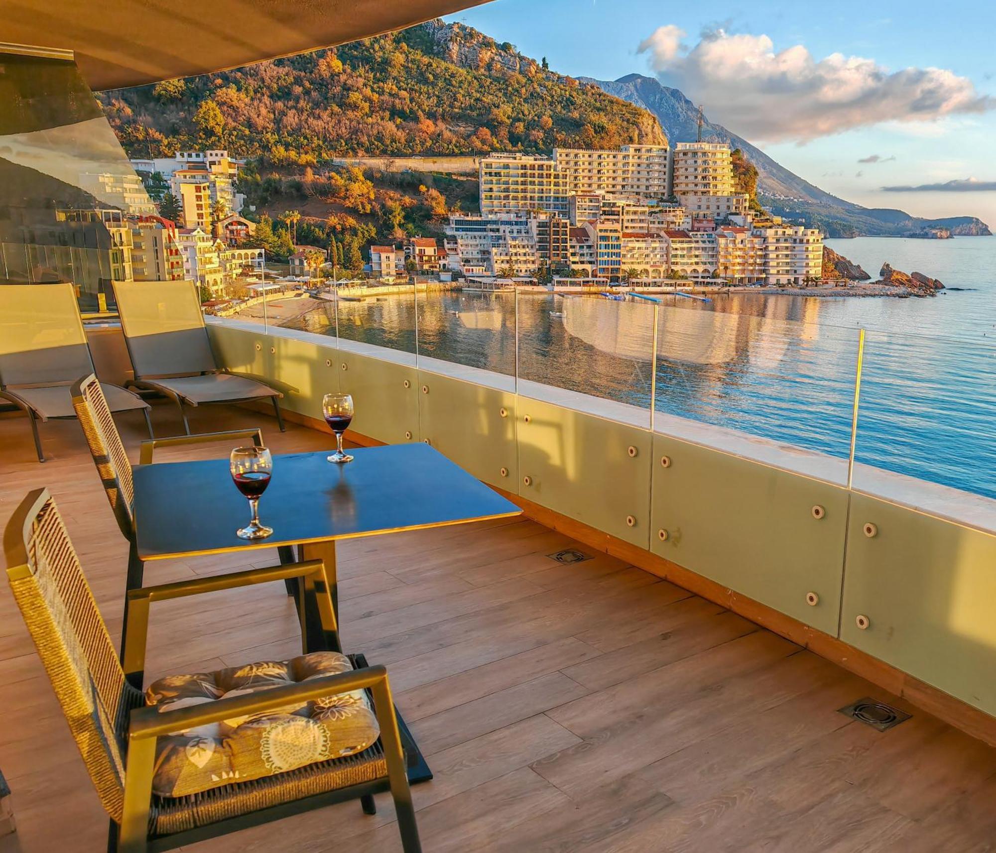 Beachfront Luxury Apartment Budva Eksteriør billede